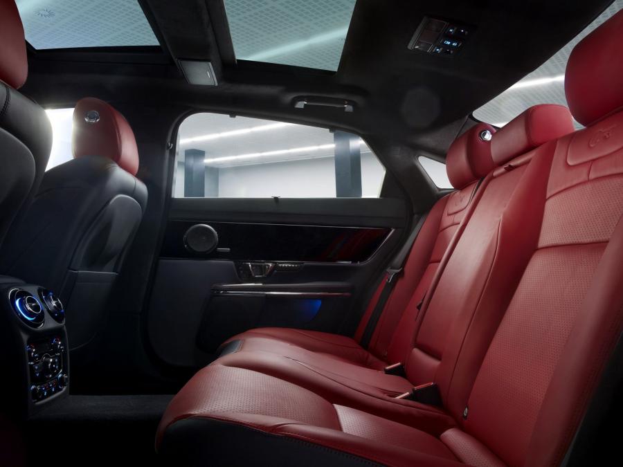  Jaguar XJR 2013 года  (фото 14 из 16)
